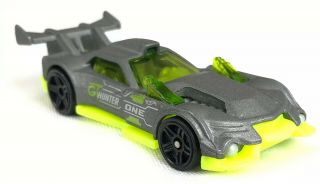 2014 Hot Wheels Track Builder Gt Hunter 1:64 Scale Gray Yellow