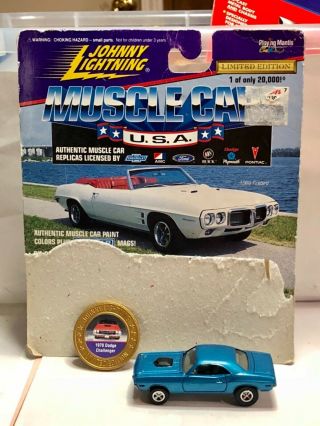 1996 Johnny Lightning 1/64 Muscle Cars Usa 1970 Dodge Challenger Blue