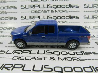 Greenlight 1:64 Scale Loose Blue 2015 Ford F - 150 F150 Pickup Truck W/tow Hitch