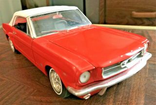 1965 Ford Mustang Convertible 1:18 Scale Revell