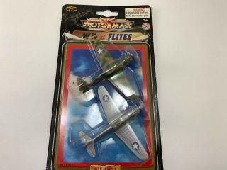 Curtiss P - 40 Warhawk 2 - Plane Set - Motormax Ww Ii Flites