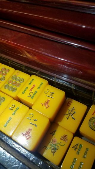 Vintage Mah Jong Set Bakelite152 Tiles 5 Racks Butterscotch Catalin With Case