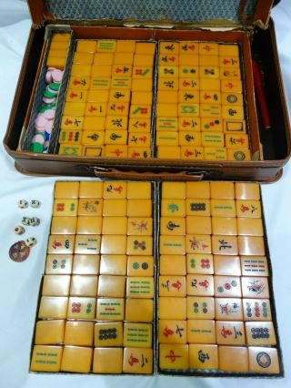 Vintage Mah - Jong Game Set 148 Bakelite Tiles
