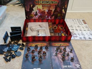 Necromunda Underhive - Plus Gang Wars Book - Games Workshop.  Starter Set.  Painted