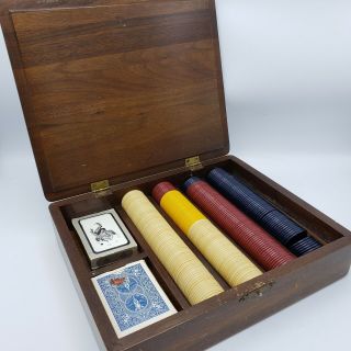 300 Vintage Bakelite Poker Chips Set W/ Wooden Carrier Box Playing Card Holder