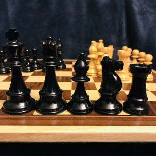 Vintage Staunton Complete Chess Set & Case France 3.  5” King 3