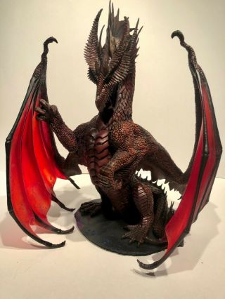 Dungeons And Dragons Icons Colossal Red Dragon - Limited Edition