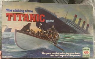 The Sinking Of The Titanic Game.  1976 Ideal Board Game.