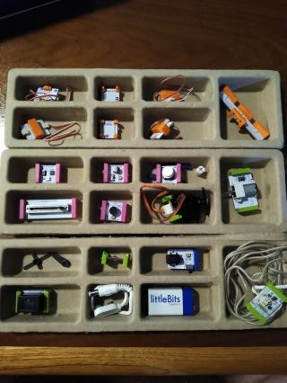 littleBits Electronics Deluxe Kit,  18 BITS Modules - READ LISTING 3