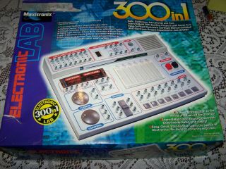 Maxitronix The 300 - In - One Electronic Science Lab Kit Mx 908 W / Components