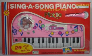 Crown 1985 Sing A Song Picklle Piano & Organ Tone 29 Keys Battery Operated Boxed