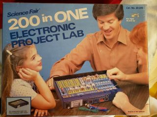 Vintage 1981 Science Fair 200 In One Electronic Project Lab Radio Shack 200 - In - 1