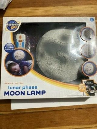 Discovery Kids Remote Control Lunar Phase Moon Lamp Night Light W/ Moon Dvd