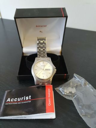Vintage Mens Accurist Quartz Watch With Day/date - Mb496s.  Boxed With Spare Link
