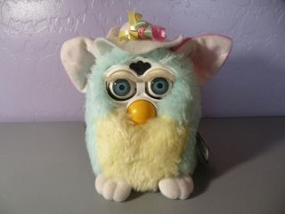 2000 Spring Furby With Hat Tiger Electronic Toy Limited Edition