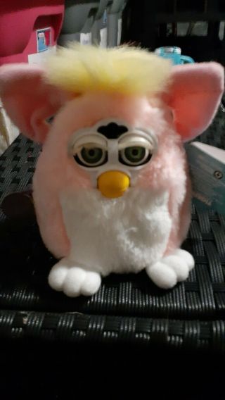 1999 Electronic Furby Baby Model 70 - 940 Pink White Yellow