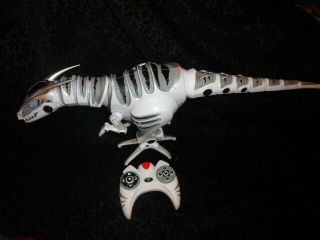 Wowwee Roboraptor Robot Dinosaur Interactive Toy With Remote Control 32 " Long