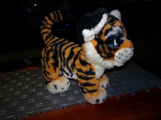 furReal Roarin ' Tyler,  the Playful Tiger 2