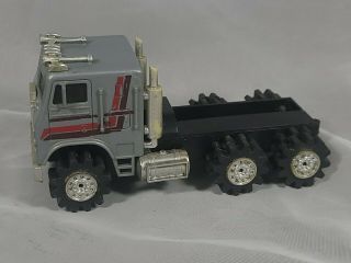 Schaper Stomper 4x4 Grey Semi Truck With Lights - Missing Battery Cover