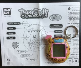 Tamagotchi Connection V4 2004 Cookie Virtual Pet Bandai