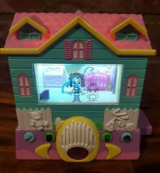 Pixel Chix Teal Babysitter House With 4 Switching Rooms