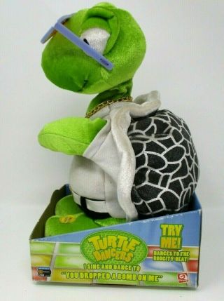 Gemmy Animated Plush Turtle Dancers sings dances You Dropped A Bomb On Me 2006 2