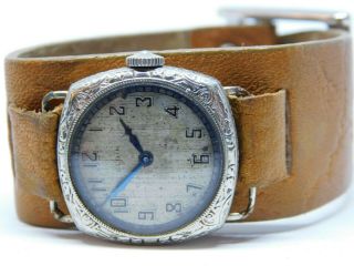 Vintage Elgin U.  S.  A.  Leather 15 Jewels Wind - Up Analog Ladies Watch