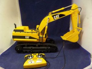 1993 Toy State Industrial Ltd Cat Excavator Back Hoe Remote Control Q4