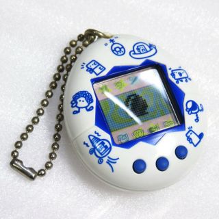 Tamagotchi Shinshu Hakken White W/ Blue Button Bandai Japan 1997