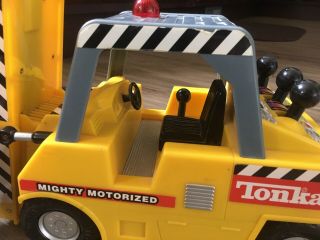 2000 Tonka Truck Fork Lift Battery Operated Hands on Control Toy 03343 2