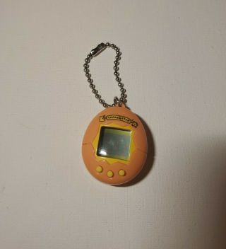 Vtg 1997 Bandai Tamagotchi Giga Virtual Pet Peach Yellow Keychain