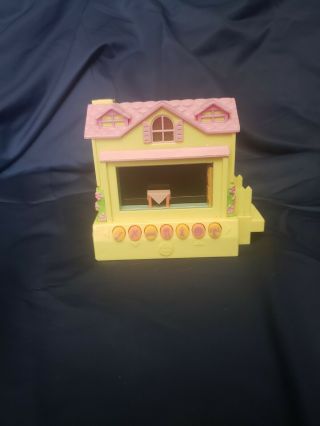2005 Pixel Chix Interactive Yellow And Pink Cottage,  Dollhouse