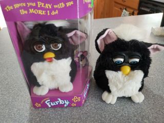 2 Ea.  1998 Tiger Electronics White Black Furby Model 70 - 800 With Tag And Box