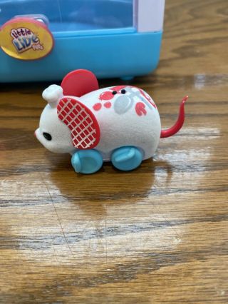 Little Live Pets Series 4 Chef Twitchy Mouse House Pre - owned,  And 3