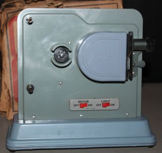 Vintage Horipet Battery Operated 8mm Film Porjector All Ages Green