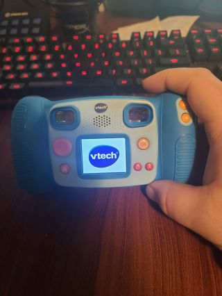 VTech Kidizoom Camera Pix Blue comes with batteries. 2
