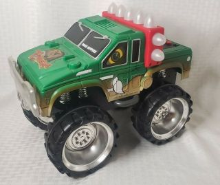 Toy State Battery Operated 1995 T - Wrecks Road Rippers Monster Truck 4x4