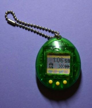 Bandai Tamagotchi Virtual Pet Green 1997 Needs Batteries