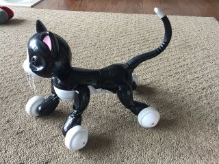 ZOOMER KITTY INTERACTIVE CAT BLACK&WHITE w/CHARGER corn and Toy Ball 2