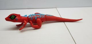 Red Lizard Robo Alive Lurking Lizard Battery Operated Runs Zuru Back Legs Move