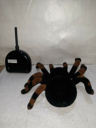 Remote Control Scary Creepy Soft Plush Spider Tarantula Animal Planet. 2