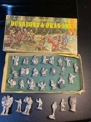 2003 Advanced Dungeons & Dragons Minitures (dwarves & Monsters)