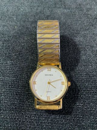 Vintage Sekonda Quartz Watch In Gold Colour From 90’s - Battery
