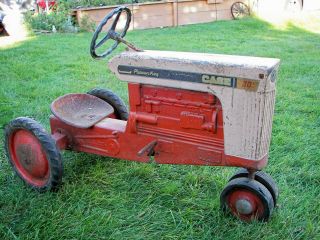 VINTAGE CASE PLEASURE KING 30 PEDAL TRACTOR C - 63 NEEDS RESTORE SEE PIC.  RARE 2