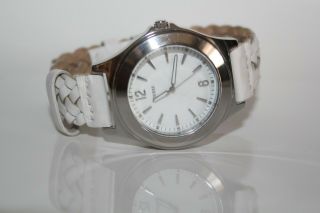 GUESS Woman ' s Wrist Watch White Dial Leather Cross Weave Band G70453L 2