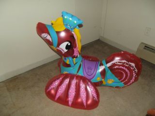 inflatable blow up 38 Inch swan and sea horse. 2