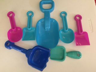 Beach Sand Shovels Set Of 7 Durable Plastic.  Fun To Dig In The Sand With These.