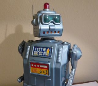 Vintage Yonezawa Directional Robot -.