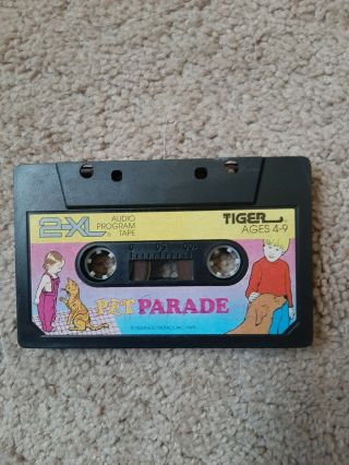 Tiger Electronics 2 - Xl Talking Robot Cassette Player Program Tape Pet Parade Toy