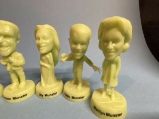 MUNSTERS GLOW IN THE DARK LITTLE BIG HEADS SIDESHOW 1999 FULL SET OF 5 3